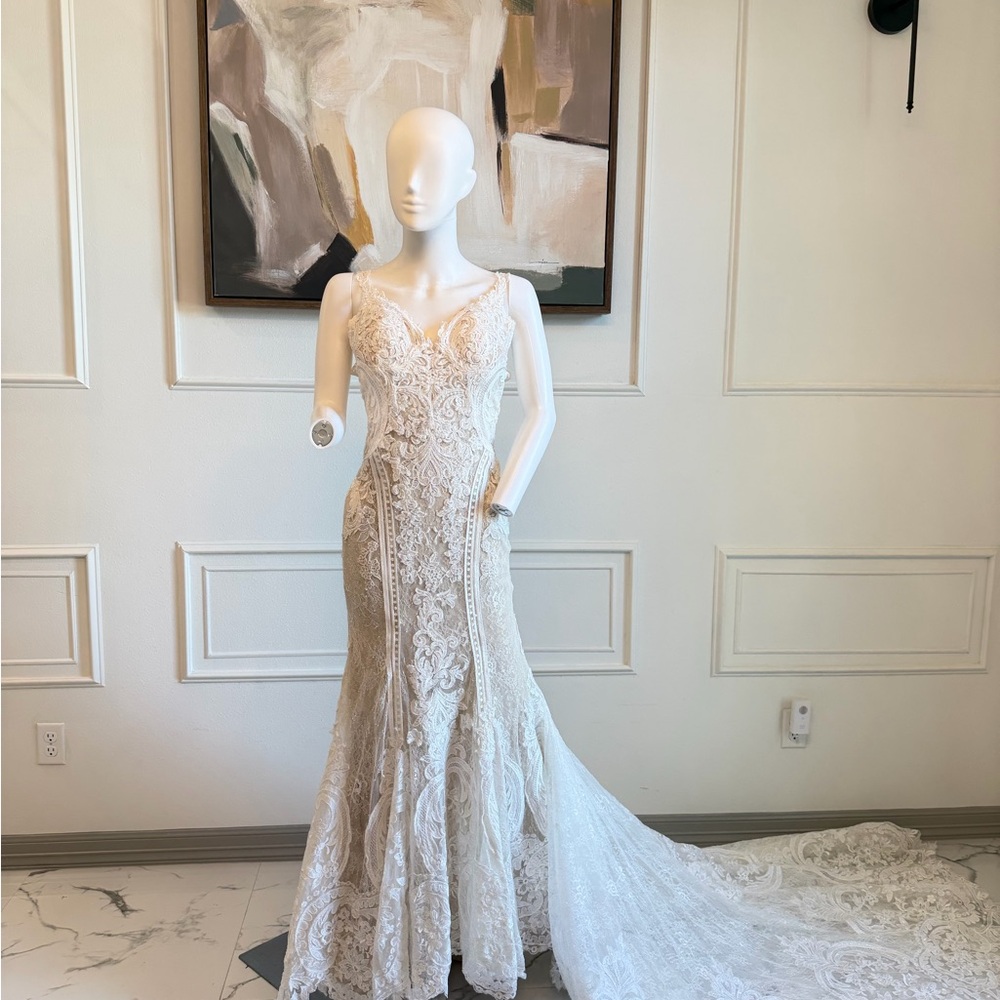 Martina Liana Style 905 Wedding Dress - Picture 5 of 16